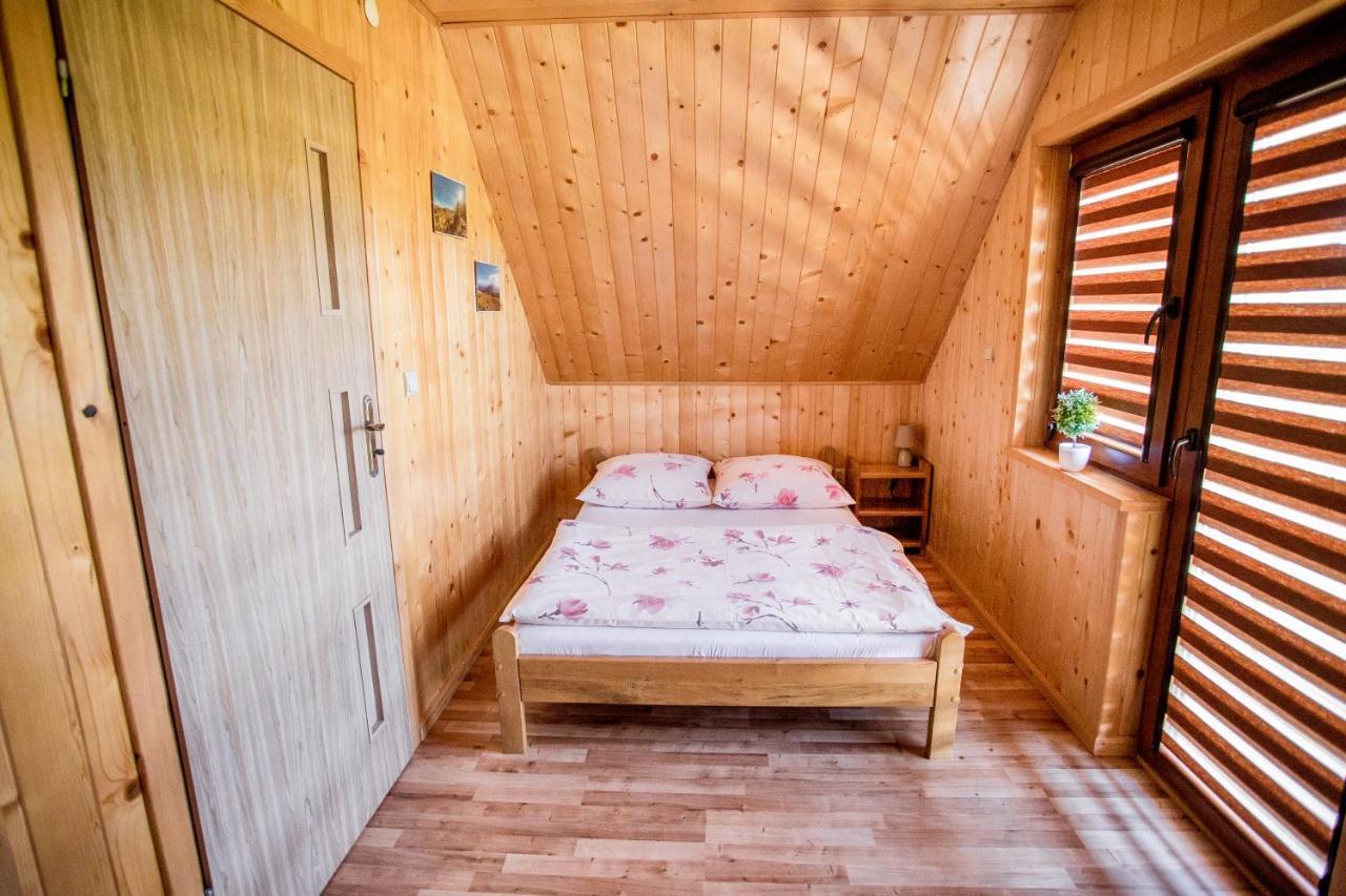Chaty Na Cholewicy Domki Caloroczne Солина Экстерьер фото
