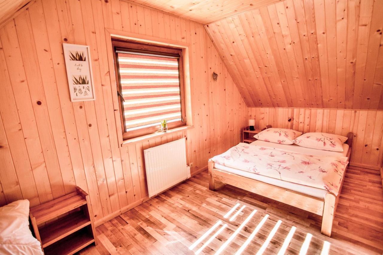 Chaty Na Cholewicy Domki Caloroczne Солина Экстерьер фото
